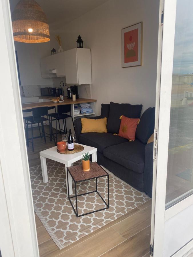 Paradis Les Pieds Sur Le Sable Trouville Palace Trouville-sur-Mer Exterior foto